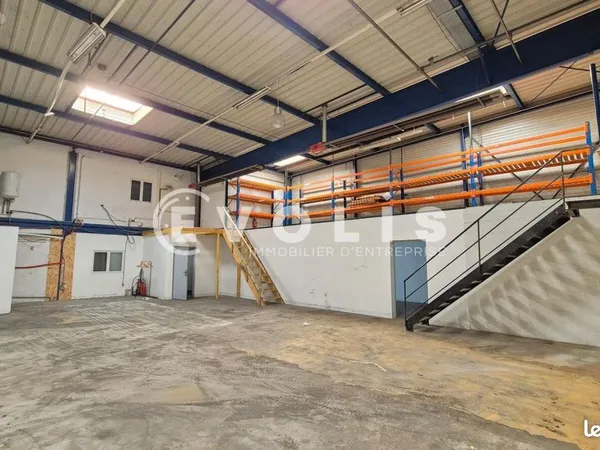 Local d'activité 1 063 m²