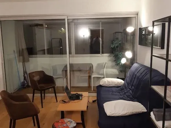 Studio meublé proche CHU 22 m² avec loggia 4 m² + parking privé