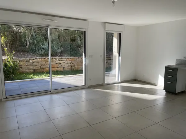 HYERES OUEST- RESIDENCE RECENTE ET SECURISEE- APPARTEMENT T3
