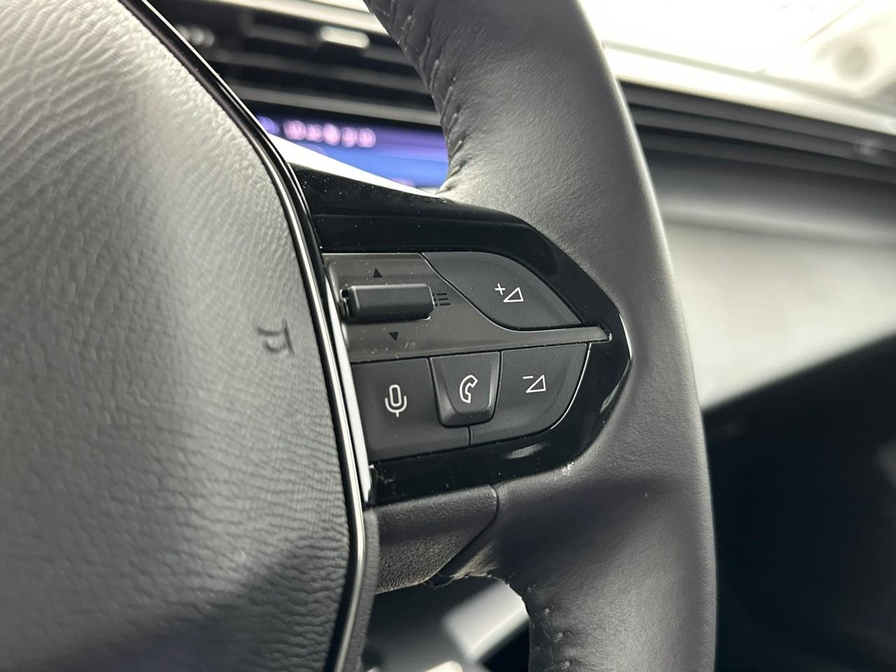 Peugeot 308 sw phev 180 e-eat8 allure pack — photo 19