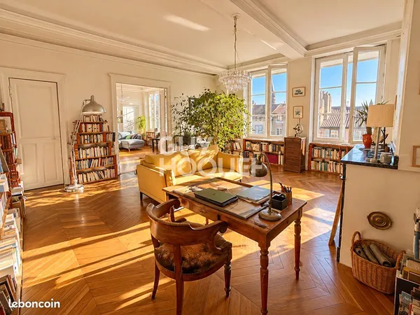 Appartement 6 pièces 187 m²