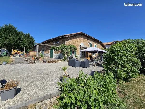 Maison 9 pièces 210 m²