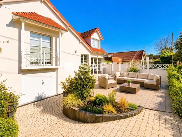 Maison totalement rénovée à 200 mètres à pied de la mer