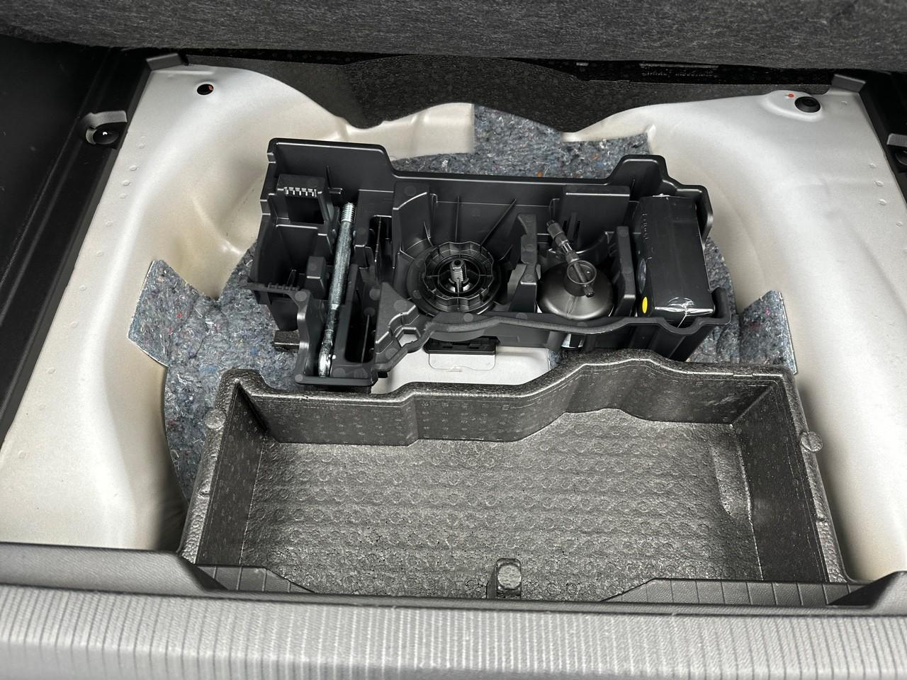 Peugeot 2008 puretech 100 s&s bvm6 active — photo 32