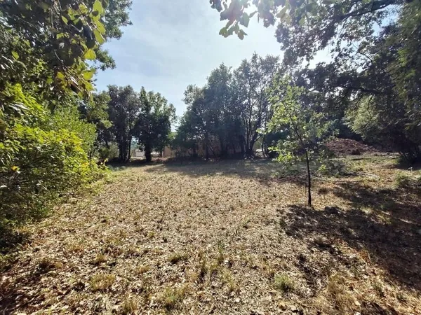 Terrain 910 m²