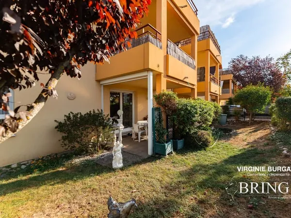 Superbe rez-de-jardin T3 de 70 m2, terrasse, jardin, double gara