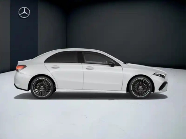 Mercedes Classe A 200 d berline amg line — photo 6