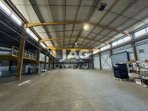 Local d'activité 2140 m²