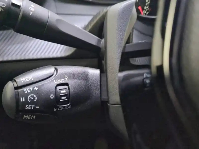 Peugeot 2008 puretech 100 s&amp;s bvm6 — photo 29