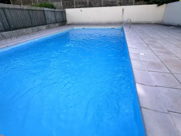 Appartement RDJ T2 standing avec piscine climatisé