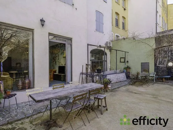 Local commercial 139 m²