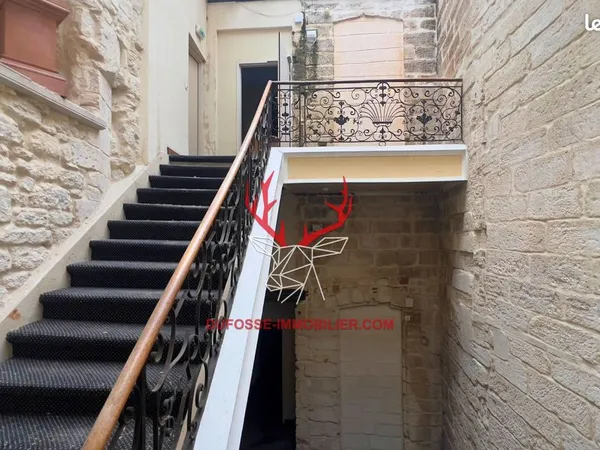 Maison 10 pièces 830 m²