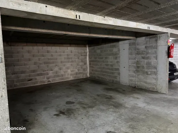 Parking à Houilles - Centre ville (église)