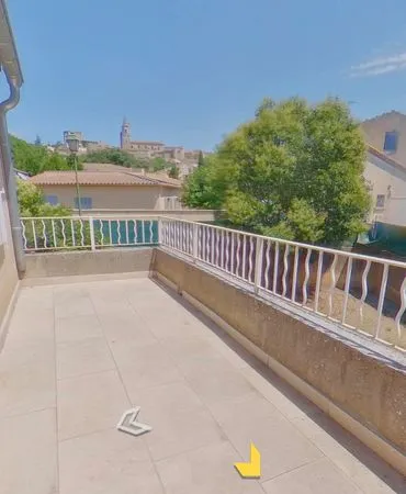 T4 avec grande terrasse et garage, entrée indépendante