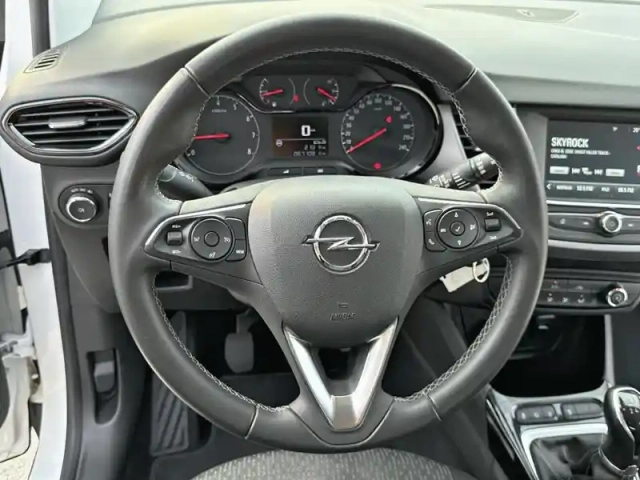 Opel Crossland X 1.2 83 ch — photo 11