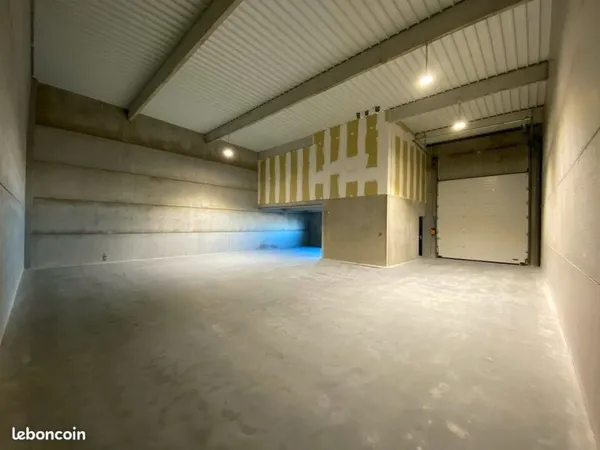 Local d'activité 225 m²