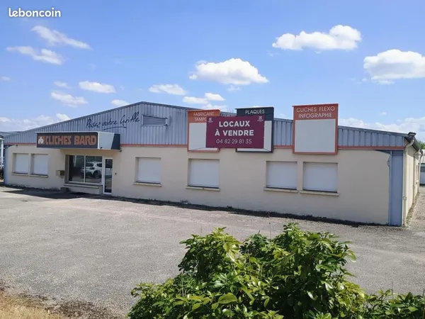Bâtiment 462 m²