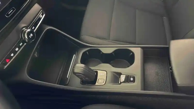 Volvo Xc40 t4 recharge 129+82 ch dct7 — photo 25