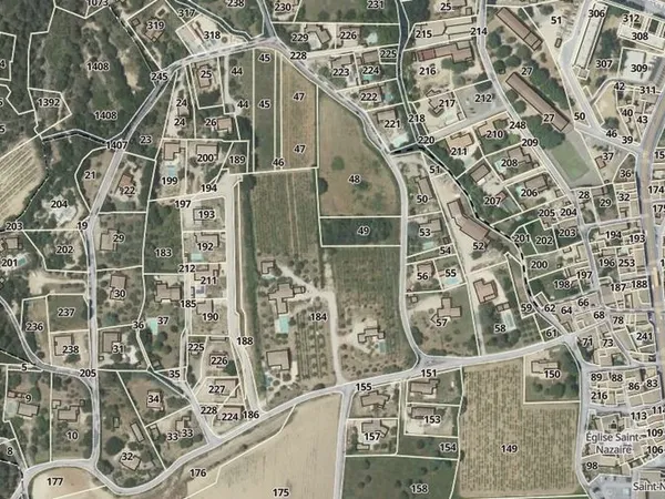 POUR INVESTISSEURS : Beau Terrain Constructible et DIVISIBLE (4 parcelles ) de 1879 m2 - Proche Bagn