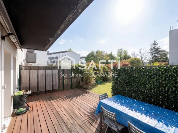 MERIGNAC- Limite BORDEAUX : Appt comme une maison - 3 ch, jardin