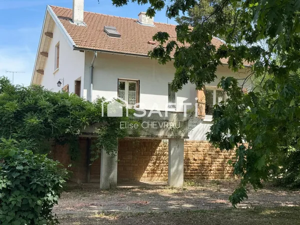 Maison de 142 m² avec beau potentiel de rénovation