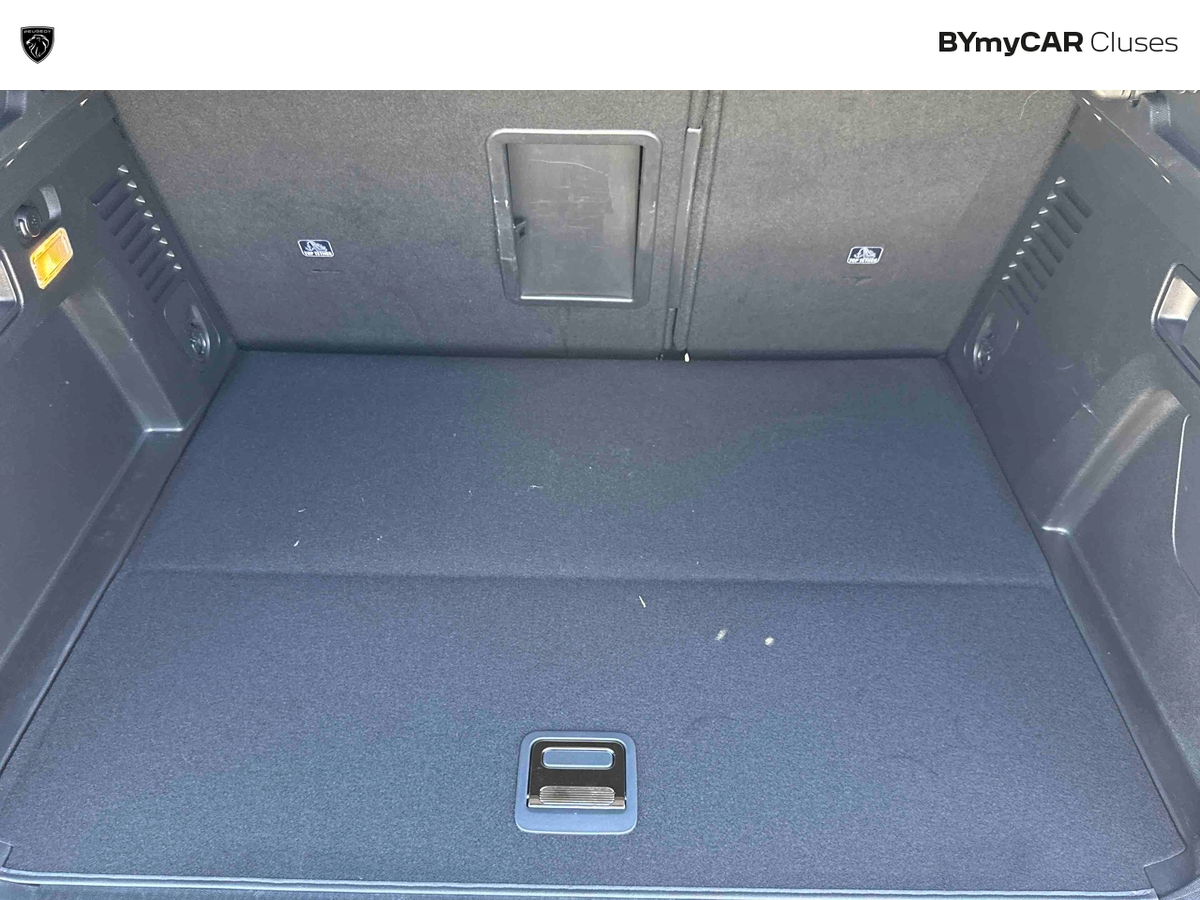 Peugeot 3008 Hybrid 225 e-EAT8 — photo 12