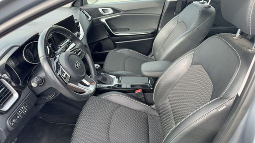 Kia XCeed 1.6 CRDi 136 MHEV - Design – 2021 – 60399 km – Hybride diesel – Boîte Manuelle — photo 16