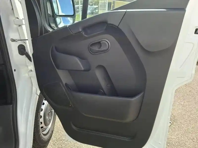 Renault Master fgn trac f3500 l2h2 blue dci 135 — photo 19