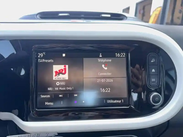 Renault Twingo iii e-tech — photo 37