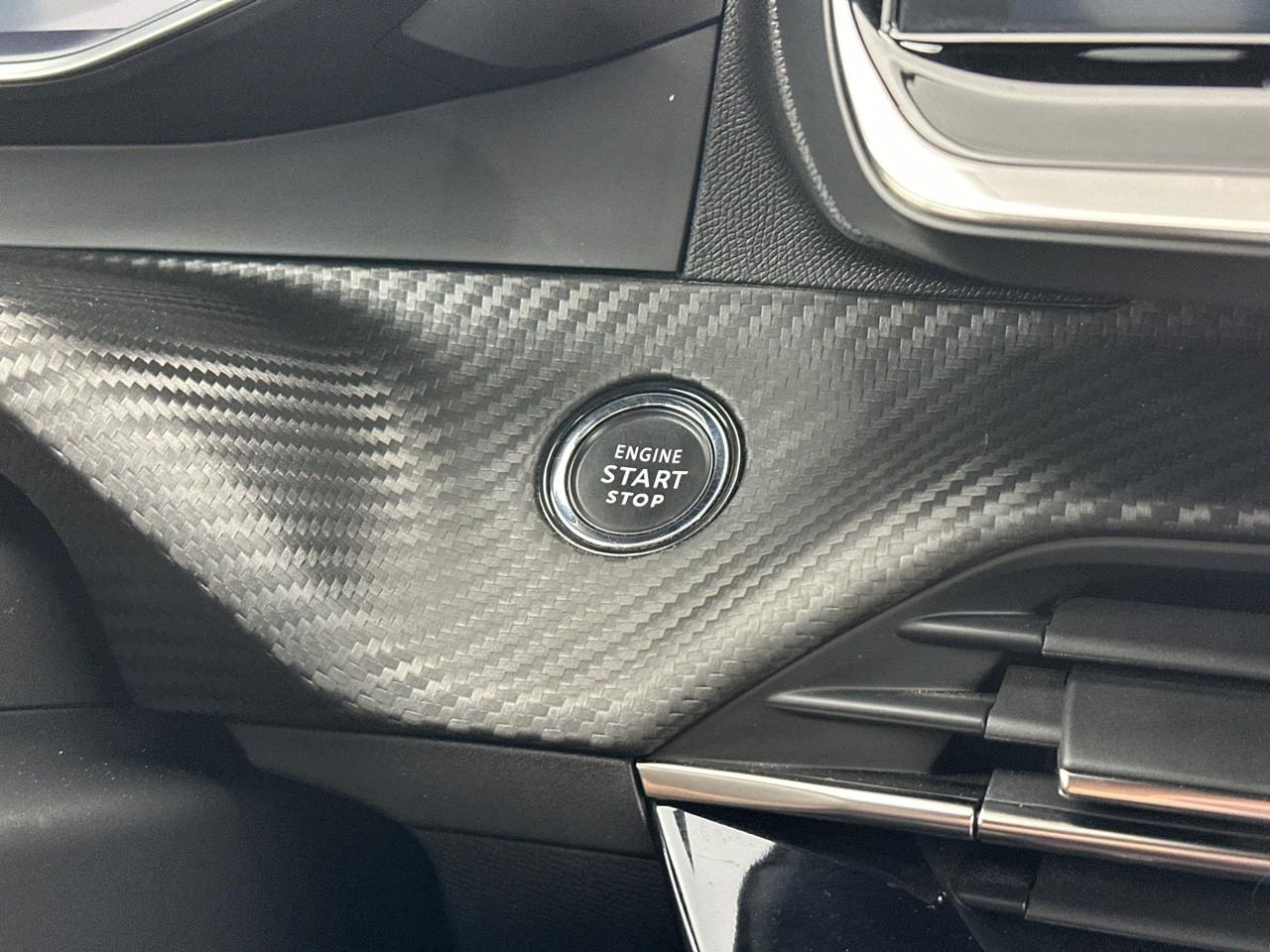 Peugeot 2008 puretech 130 s&s eat8 gt pack — photo 27