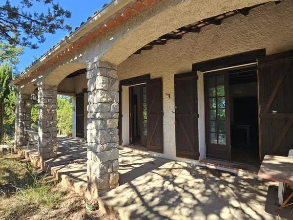 VILLA A RENOVER - 70M2 GARAGE 22M2 ET TERRAIN 1300M2