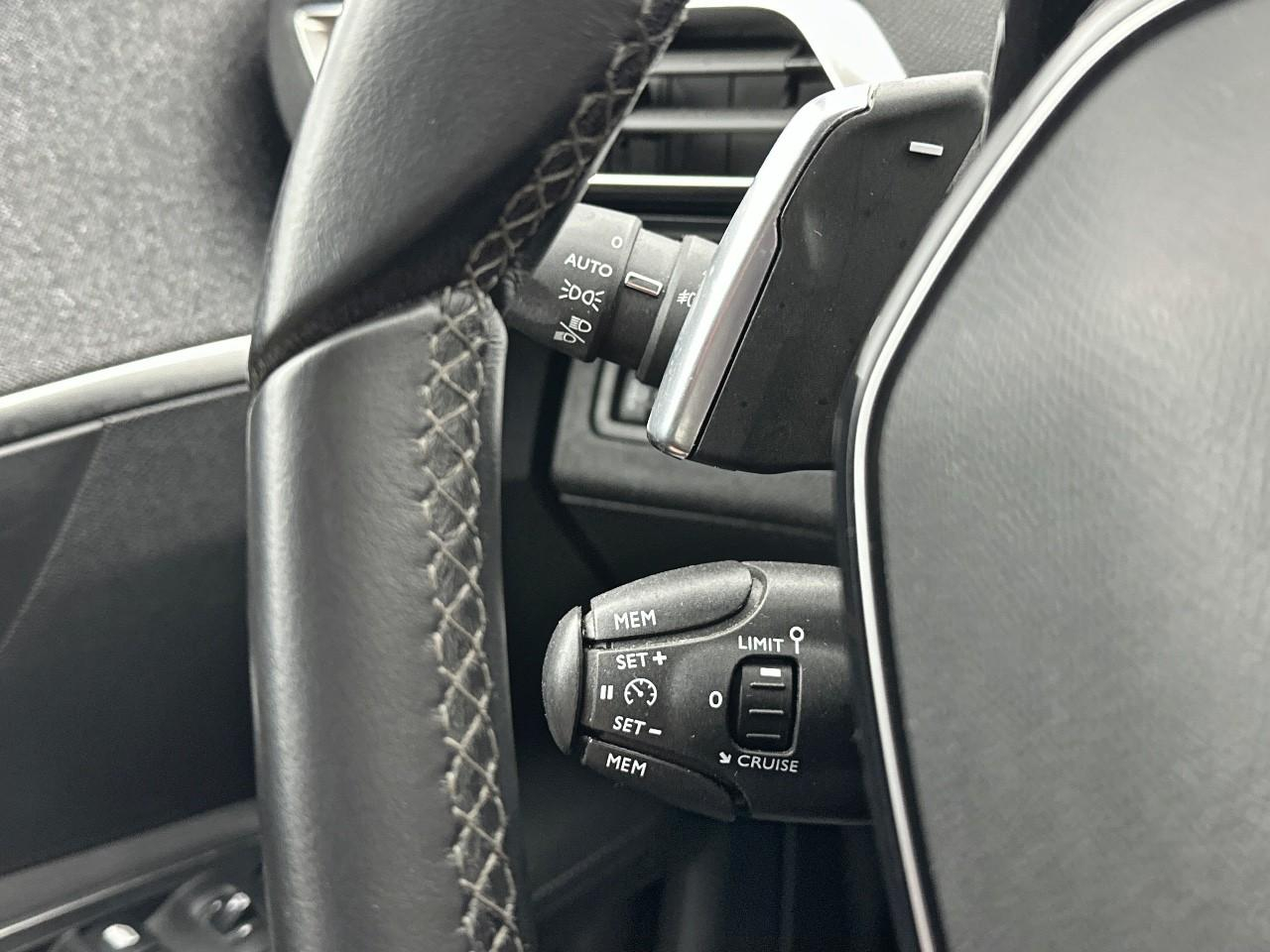 Peugeot 3008 hybrid 225 e-eat8 allure — photo 17