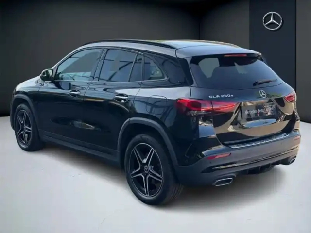 Mercedes Gla 250 e amg line — photo 23