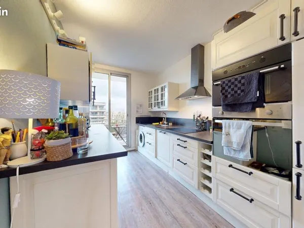 Chambre 5 pièces 74 m²