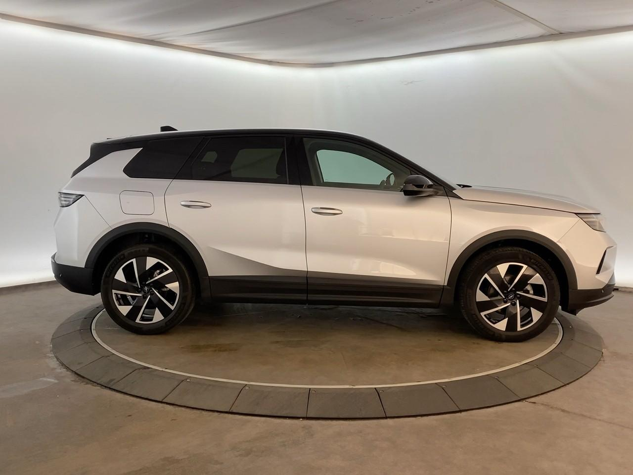 Opel Grandland 1.2 turbo hybrid 136 ch e-dct6 gs — photo 4