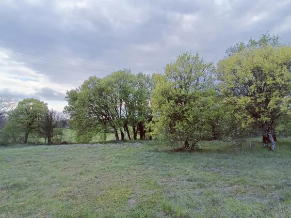 A vendre 10 mn Gramat centre terrain à bâtir 2 399 m²