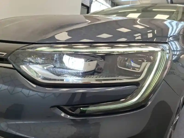 Renault Megane mégane iv berline tce 140 fap — photo 42