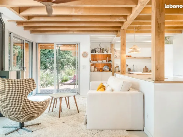 Maison contemporaine en bois 150 m² - 4 chambres - Piscine - La Roque-d'Anthéron