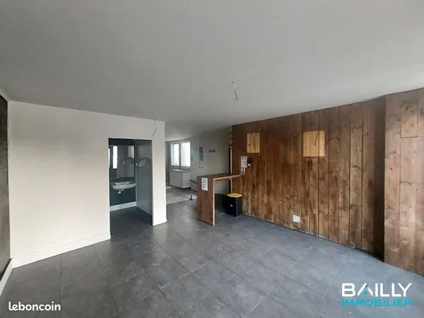 Local commercial 38 m² LA ROCHE SUR YON