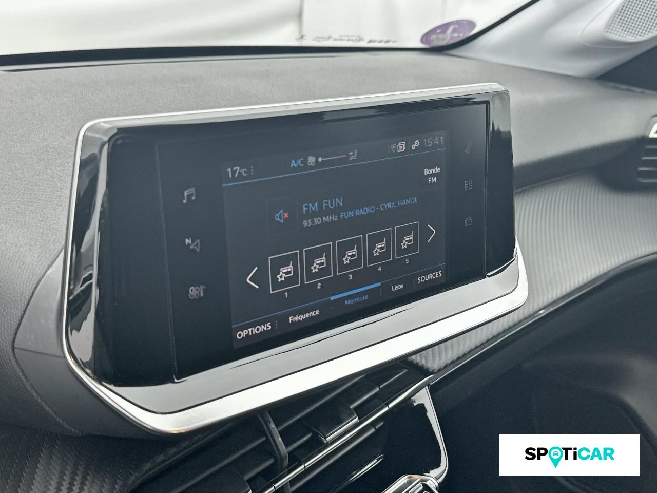 Peugeot 208 1.2 puretech 100ch s&s style 118g — photo 13