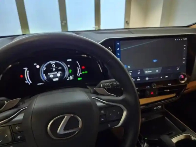 Lexus Nx 450h+ luxe 4wd my25 — photo 4