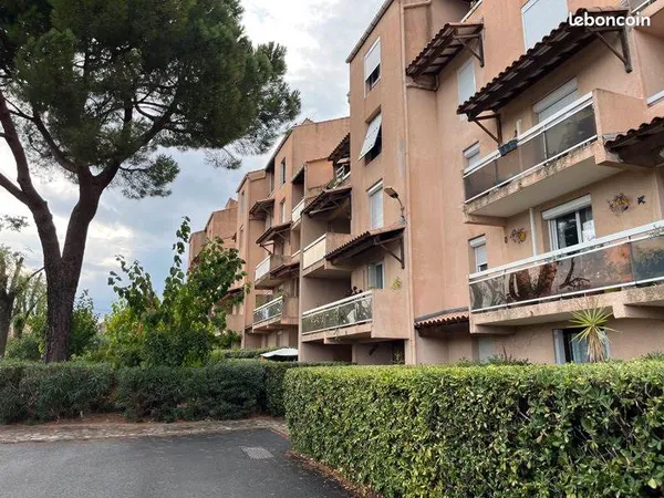 Studio 1 pièce 30 m²