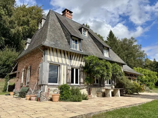 Superbe propriété normande & dépendance sur 1,8 hectares au calme de Pont-l'Evêque