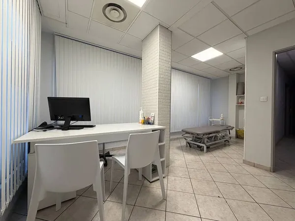 Local commercial 150 m²