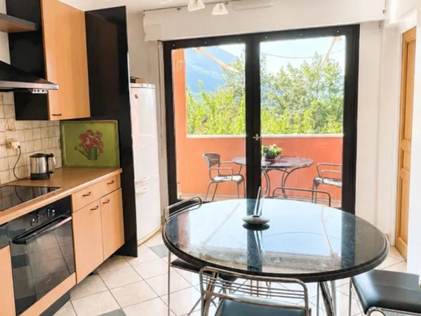 ANNECY-LE-VIEUX ? Superbe T3 traversant de 78 m² vue lac