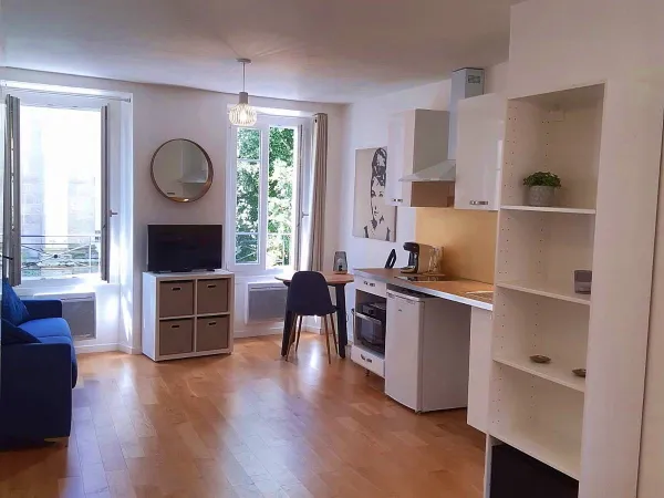 Loue superbe studio meublé refait à neuf, 25m² hyper centre - Rueil-Malmaison (92)