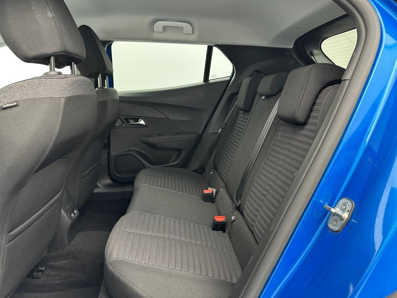 Peugeot 2008 electrique 136 ch style — photo 12