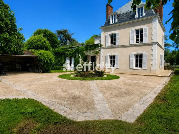 Maison 10 pièces 258 m²