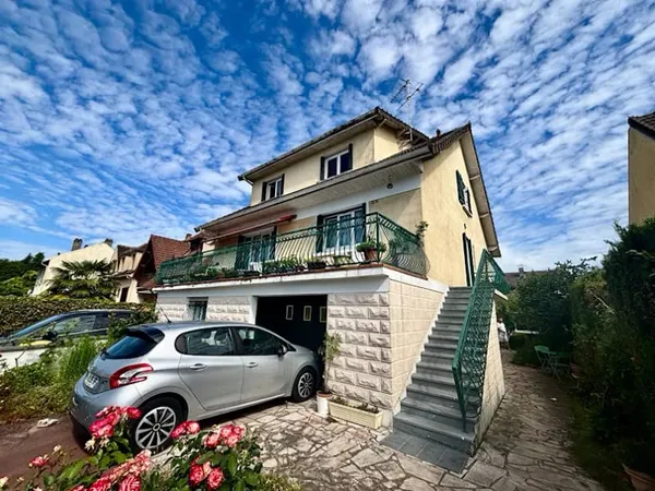 Maison 14 pièces 310 m²