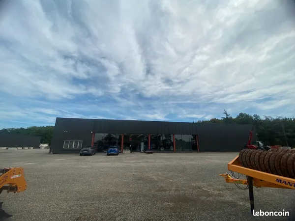 Location commerce entrepot